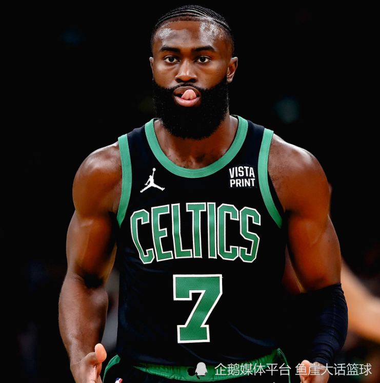 关于塔图姆赛后谦逊发言登热搜，圣安东尼奥马刺爆冷广厦男篮引发热议的信息